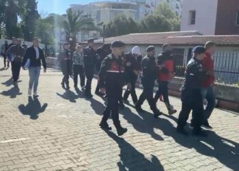 Aydın'da 226 milyon TL işlem hacimli yasa dışı bahis operasyonun 9 şüphelisi adliyede