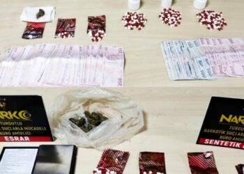 Manisa'da uyuşturucu operasyonu: 2 tutuklama