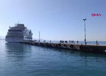 Alman turistler kruvaziyerle geldi