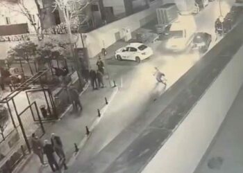Fatih'te motosikletlinin öldüğü kazanın yeni görüntüleri ortaya çıktı; ambulans şoförü tutukladı