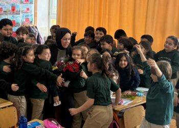 Öğrencilerin 'sevgi' mesajları, öğretmenlerini duygulandırdı
