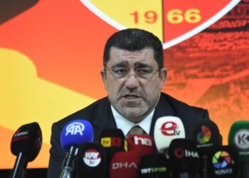 Kayserispor Başkanı Açıkalın: Kulübe kim sahip çıkmak istiyorsa anahtarı veririm