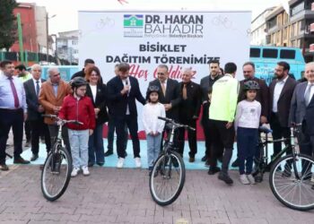 Bahçelievler’de bisiklet dağıtım töreni gerçekleştirildi