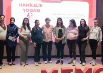‘Gebelikte yoga hem bedene hem zihne iyi geliyor’