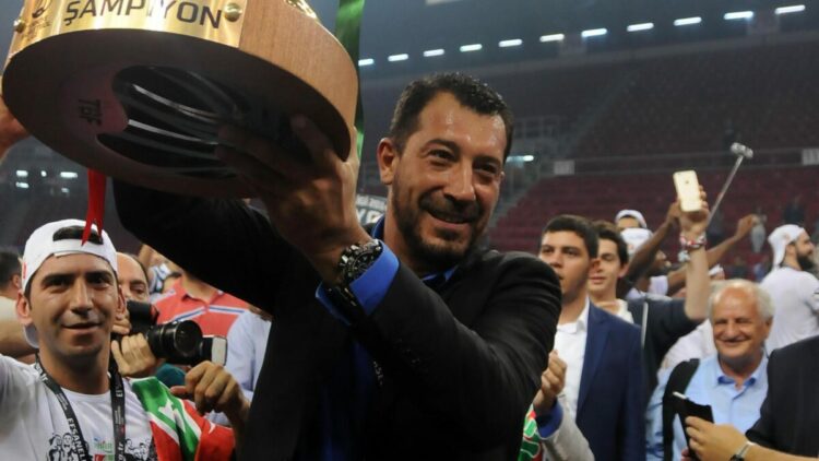 Karşıyaka'nın kaderi Ufuk Sarıca'dan geçecek