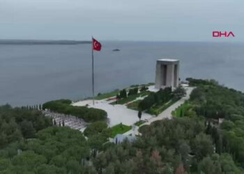 Avustralyalı gazeteci: İtilaf kuvvetlerinin talihsizliği, dahi bir Türk subayının Çanakkale’de bulunmasıydı