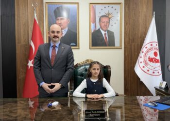 Kaymakam koltuğuna oturan Zeynep: Okullarımızda şiddetin gölgesi değil, sevginin ışığı olsun
