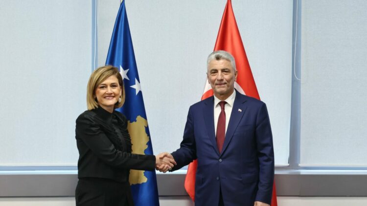 Bakan Bolat, Kosova Sanayi, Girişimcilik, Ticaret ve İnovasyon Bakanı Kusari Lila ile görüştü