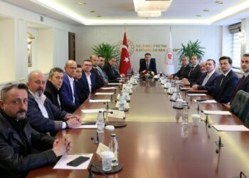 Bakan Bayraktar, maden işçilerini kabul etti