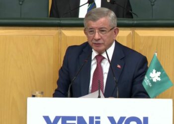 Davutoğlu: Kadını koruyamayan, aileyi koruyamaz