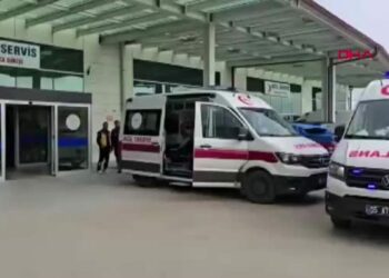 Samsun’da direğe çarpan okul servisinde 12’si öğrenci 13 kişi yaralandı
