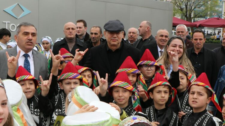 MHP’li Topsakal: Avrupa, dünyaya açılmak istiyorsa Türklerle iyi geçinmek zorunda