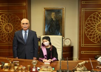 Anayasa Mahkemesi Başkanı Kadir Özkaya, lösemi tedavisi gören çocukları misafir etti