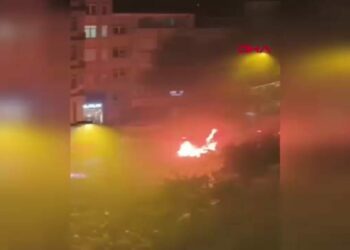 Samsun’da park halindeki otomobil yandı