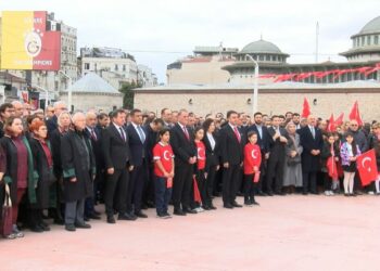Taksim’de 23 Nisan Ulusal Egemenlik ve Çocuk Bayramı töreni