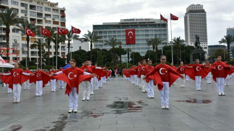 İzmir’de 23 Nisan coşkusu
