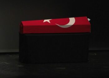 Oyuncu Ferdi Atuner için AKM'de tören düzenlendi