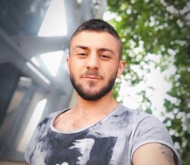 2 katlı evde çıkan yangında öldü