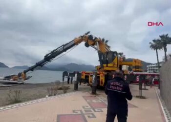 Marmaris'te vincin kırılan kaldırma kolu üzerine düşen işçi öldü; 2 gözaltı