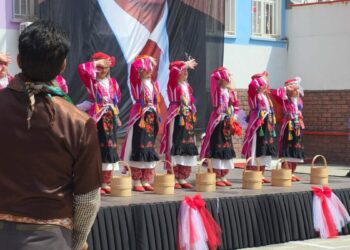 Şanlıurfa’da 23 Nisan kutlaması, Siverek'te sessizlik