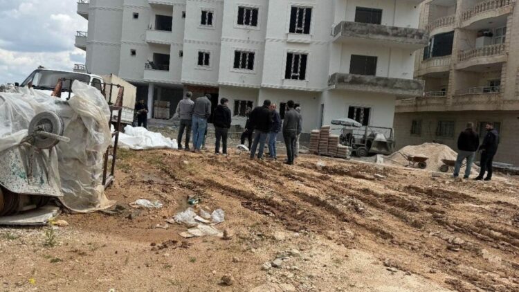 Çalıştığı inşaatın 3’üncü katından düşen işçi, ağır yaralı