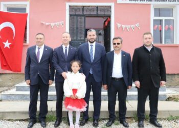 1 öğretmen 1 öğrencili okulda 23 Nisan kutlaması