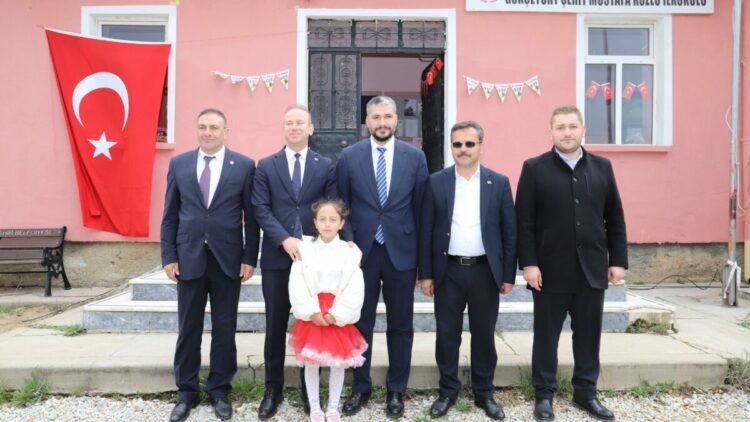 1 öğretmen 1 öğrencili okulda 23 Nisan kutlaması