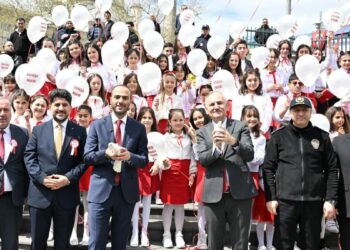 Gaziosmanpaşa’da 23 Nisan Çocuk Meclisi’nden dünyaya 'barış' mesajı
