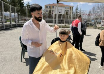 Malatya'da 23 Nisan'da çocuklara ücretsiz tıraş