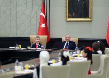 Cumhurbaşkanı Erdoğan, çocukları kabul etti