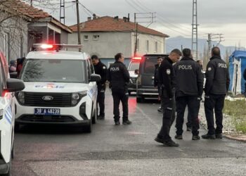 Kayseri’de akrabalar arasında bıçaklı kavga: 3 yaralı