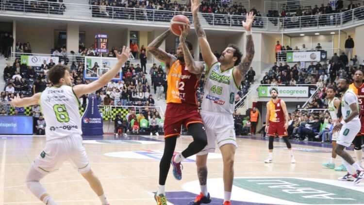 Merkezefendi evinde direnemedi