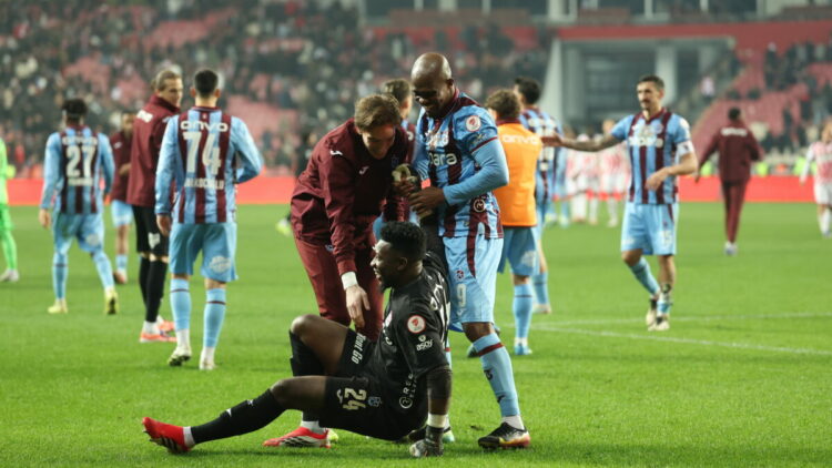 Trabzonspor'da kupada Onana resitali