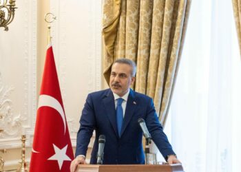 Dışişleri Bakanı Fidan, Londra’da Türk iş insanlarıyla buluştu