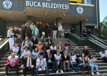 Buca Belediyesi'ndeki memurların eylemi sürüyor