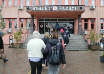 Karabük merkezli 8 ilde dolandırıcılık operasyonu: 18 tutuklama