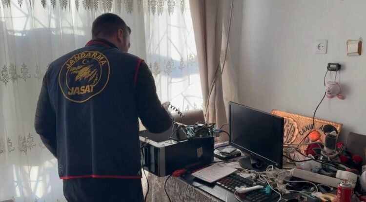 8 ilde 'yasa dışı bahis' ve 'suç örgütü' operasyonu: 81 gözaltı