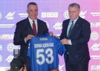 Bakan Bak: Formula 1 artık Türkiye’de olacak