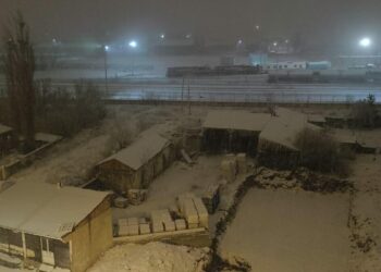 Kars'ta kar yağışı etkili oldu