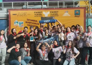 'Çaylak takım', robot yarışmasında Türkiye 2'ncisi oldu