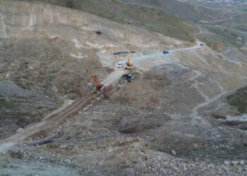 Heyelan nedeniyle 6 gündür kapalı olan Hakkari-Van kara yolu, kontrollü ulaşıma açıldı