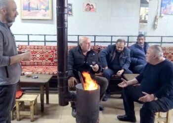 Hava sıcaklığı eksi derecelere düştü, nisanda da soba yaktılar