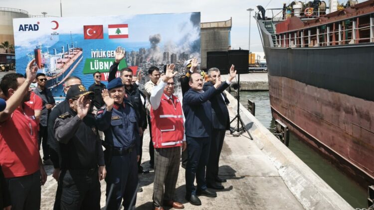 Lübnan’a gidecek yardım gemisi, Mersin'den yola çıktı
