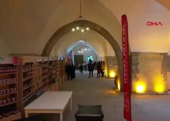 Tarihi kervansarayda Kadın Emeği Yöresel Ürünler Pazarı açıldı