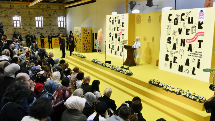 Emine Erdoğan, Rami Çocuk ve Sanat Bienali'nin açılışına katıldı