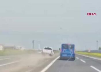 Suriye-Türkiye sınırında, insan kaçakçılarıyla kovalamaca anı kamerada: 3 gözaltı