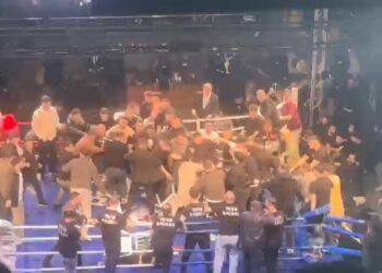 Trabzon'da boks maçında kavga kamerada