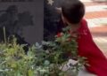 3 yaşındaki Sezer, adını aldığı şehit amcasının mezarını öpüp, suladı