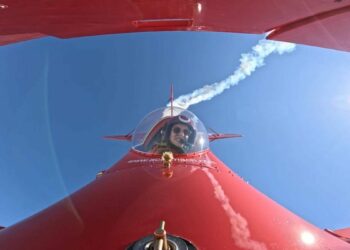Türkiye’nin ilk profesyonel kadın akrobasi pilotundan, Dünya Pilotlar Günü’ne özel gösteri
