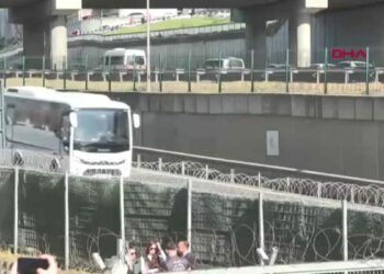 Fenerbahçeli taraftarlar, RAMS Park'a ulaştı